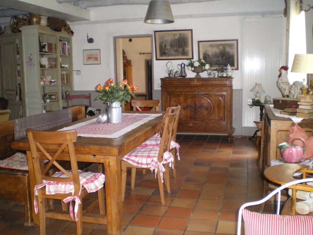 Au Bon Gre D'Hugoline Bed & Breakfast Blanzac  Bagian luar foto